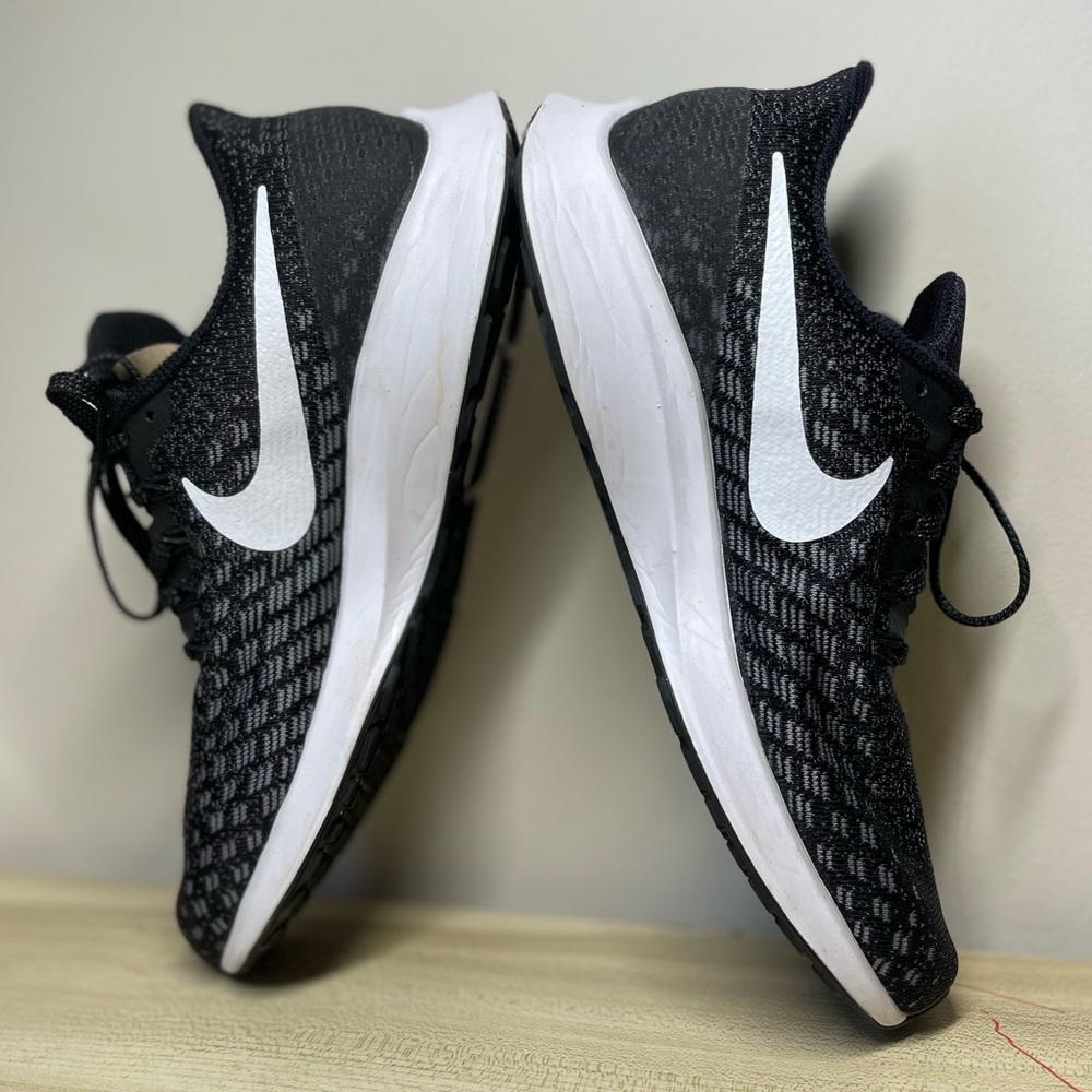 NIKE black & white